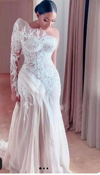 Elegant Gowns & Wedding Dresses